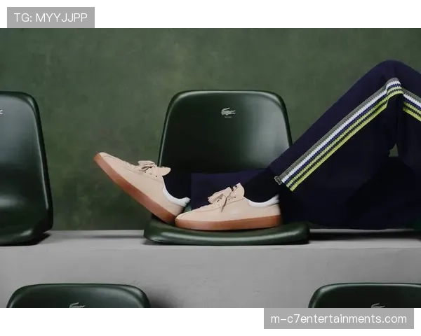 “联盟与某国际运动品牌联合宣布，将于三月推出“经典球队”系列服饰复刻计划”