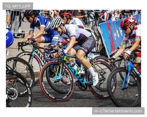 通讯:战胜甲状腺癌重返赛场——比利时自行车名将埃菲·内普专访